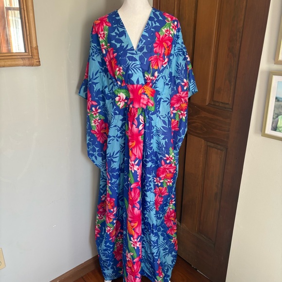 Vintage Dresses & Skirts - Vintage Royal Creations Hawaii One Size OS Kaftan Caftan Muumuu Dress Floral